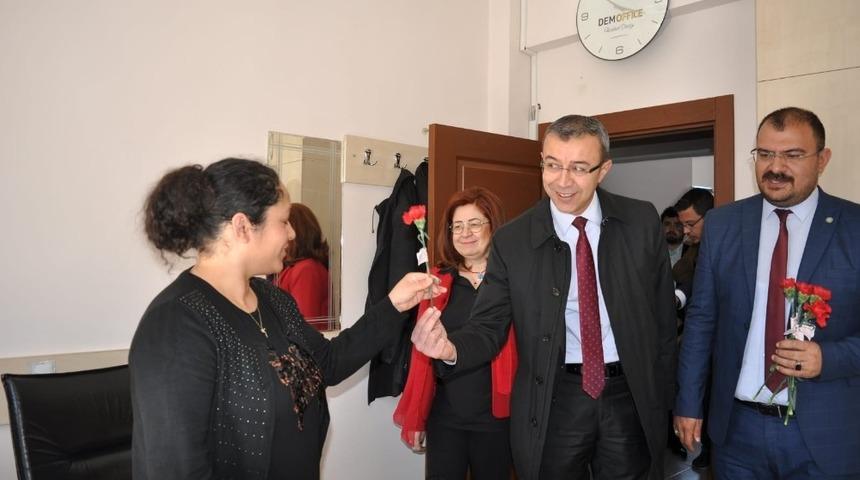 Osman Haymana Talaslı Kadınları Unutmadı