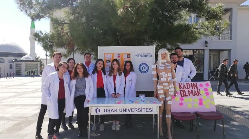 Uşak &Uuml;niversitesi Tıp Fak&uuml;ltesi &ouml;ğrencilerinden ilgin&ccedil; 8 Mart etkinliği