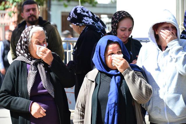 Şehit Uzman Çavuş Özkan'ın cenazesi memleketine uğurlandı (3)