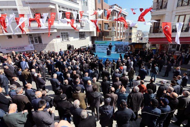 Gaziosmanpaşa’da yapımı tamamlanan Çilekli Camii ibadete açıldı