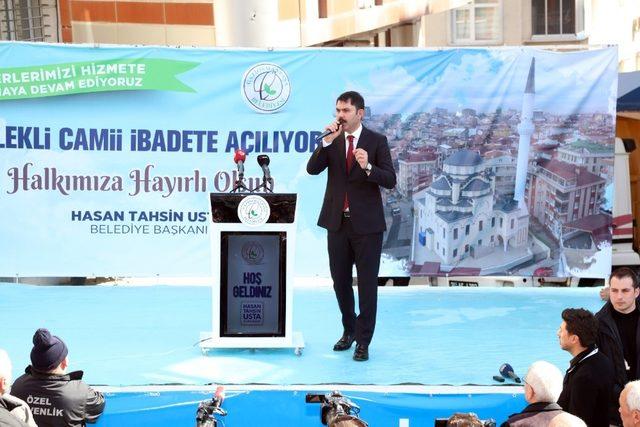 Gaziosmanpaşa’da yapımı tamamlanan Çilekli Camii ibadete açıldı