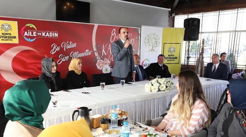 Başkan Altay, D&uuml;nya Kadınlar G&uuml;n&uuml;&rsquo;nde şehit aileleri ile buluştu