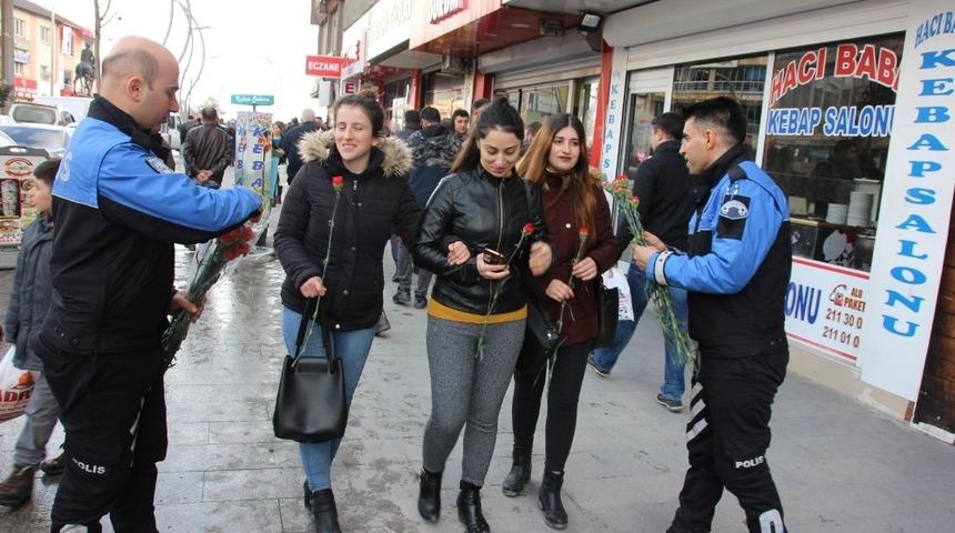 Hakkari&rsquo;de Kadınlar G&uuml;n&uuml; etkinliği