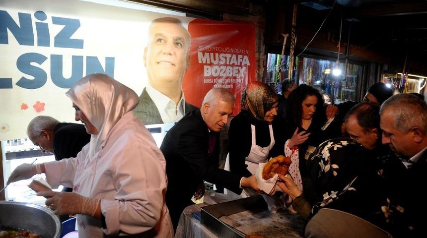 Bozbey Bursalılar&rsquo;ın kandilini kutladı