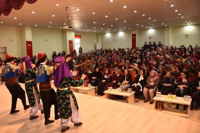 Nusaybin’de Öğretmenler 8 Mart Dünya Kadınlar Günü nedeniyle konser verdi