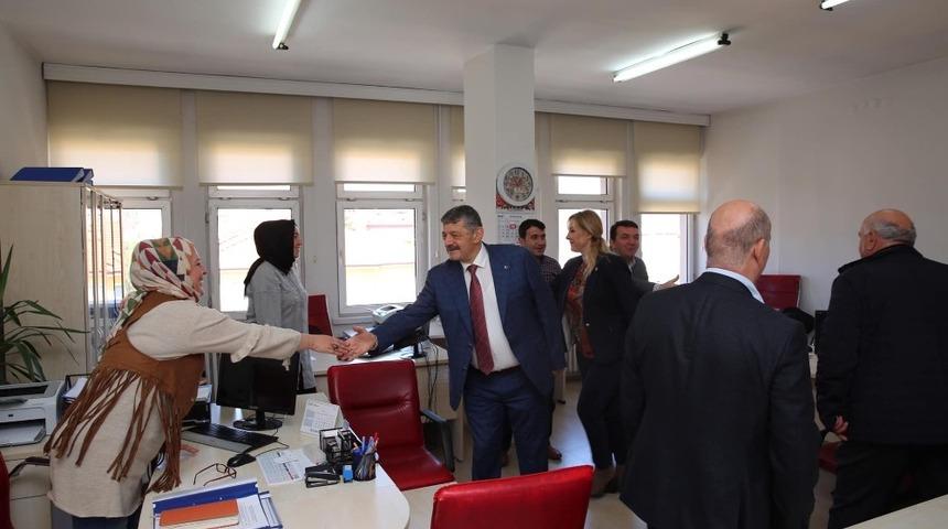 Başkan Akın, kurum &ccedil;alışanlarının taleplerini dinledi