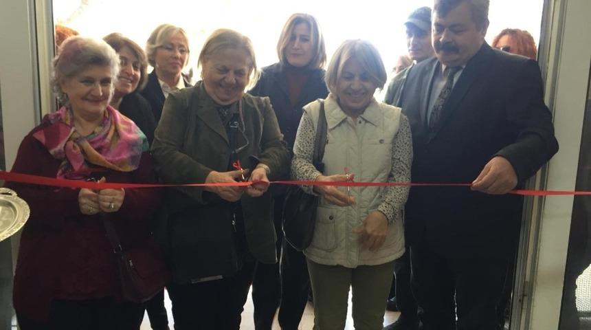 Kadınlar g&uuml;n&uuml; sergi ile kutlandı