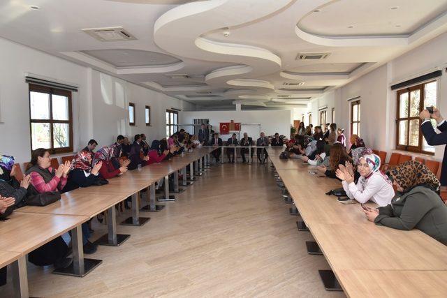 &Ccedil;ift&ccedil;i kadınlar 8 Martta unutulmadı 1