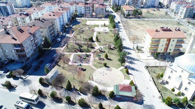 Yenilenen Damat İbrahimpaşa Parkı, halkın buluşma merkezine dönüştü
