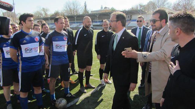 84 Kamu futbol takımının turnuvası başladı