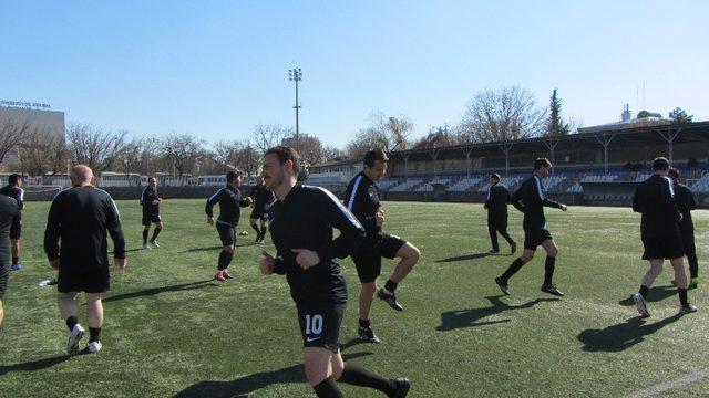 84 Kamu futbol takımının turnuvası başladı