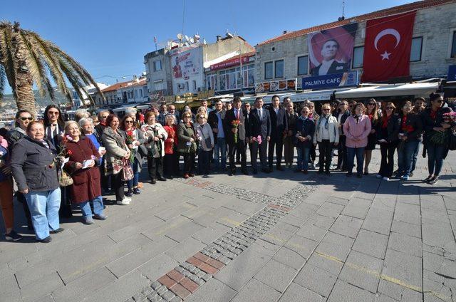 Foça’da 8 Mart Dünya Kadınlar Günü’ne coşkulu kutlama