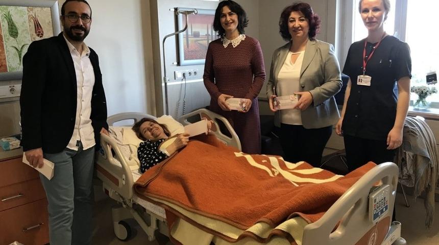 ESOG&Uuml;&rsquo;den kadın personel ve kadın hastalara anlamlı ziyaret