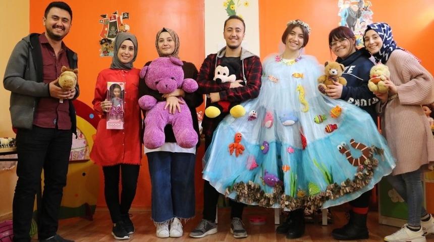 &Ccedil;ocuk gelişimi &ouml;ğrencisinden &ldquo;Oyuncak K&uuml;t&uuml;phanesi&rdquo;