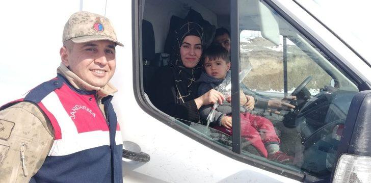 Jandarma ekipleri kadınları unutmadı G2