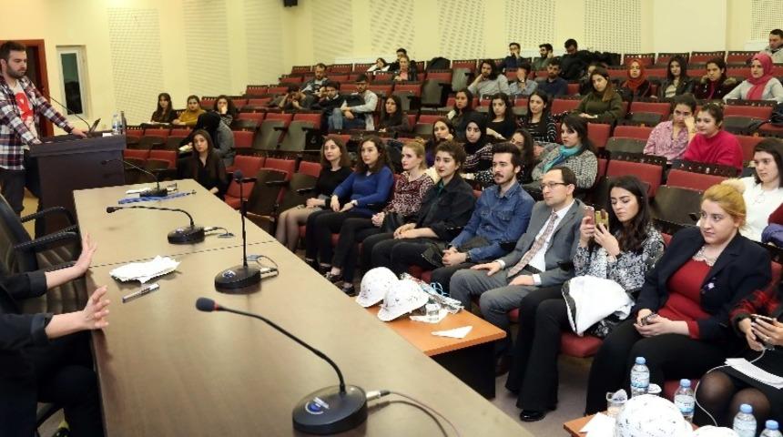 GA&Uuml;N&rsquo;de iş hayatında kadının g&uuml;c&uuml; konferansı