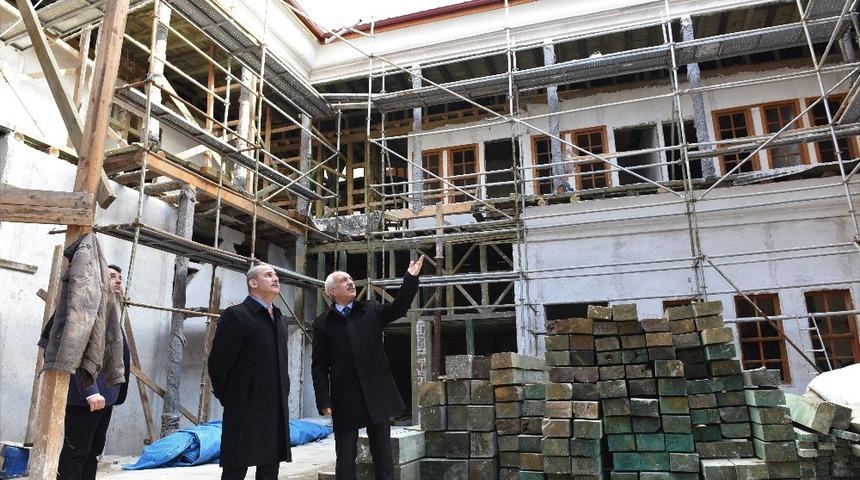 Tarihi Veli Paşa Hanı&rsquo;nda restorasyon &ccedil;alışmalar devam ediyor