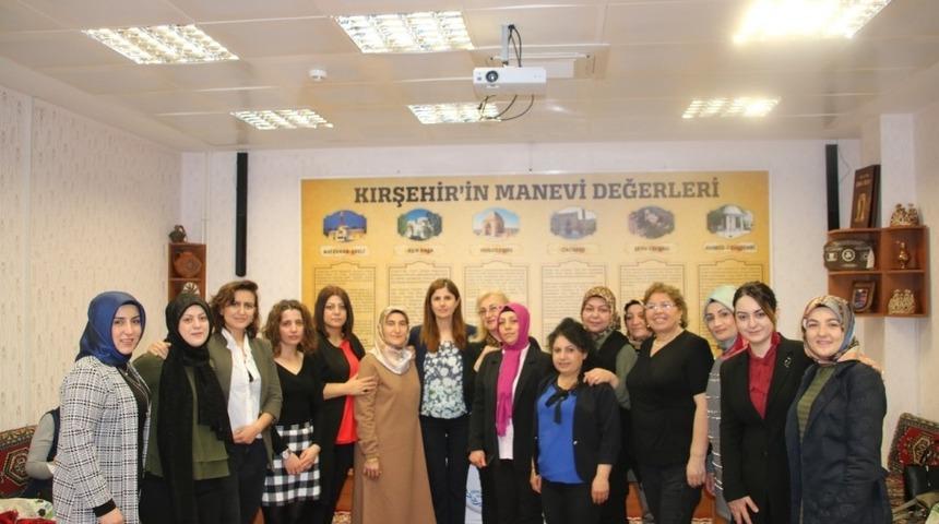 Kırşehir&rsquo;li kadınlar, &rsquo;Demokrasinin Mayası Kadınlar&rsquo; seminerinde bir araya geldi