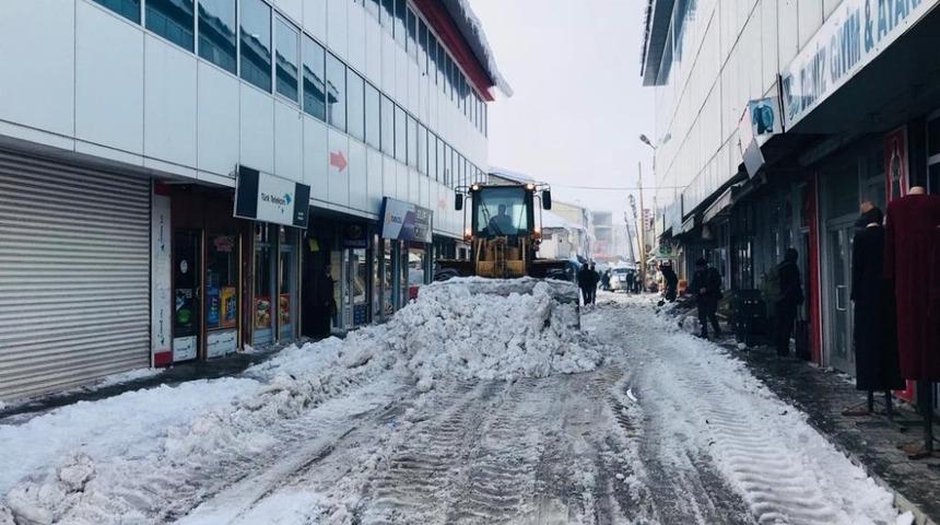 &Ccedil;aldıran&rsquo;da karla m&uuml;cadele &ccedil;alışması
