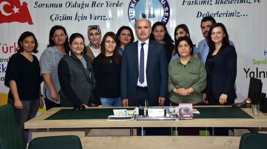 T&uuml;rk Sağlık-Sen&rsquo;den kadın &uuml;yelerine jest