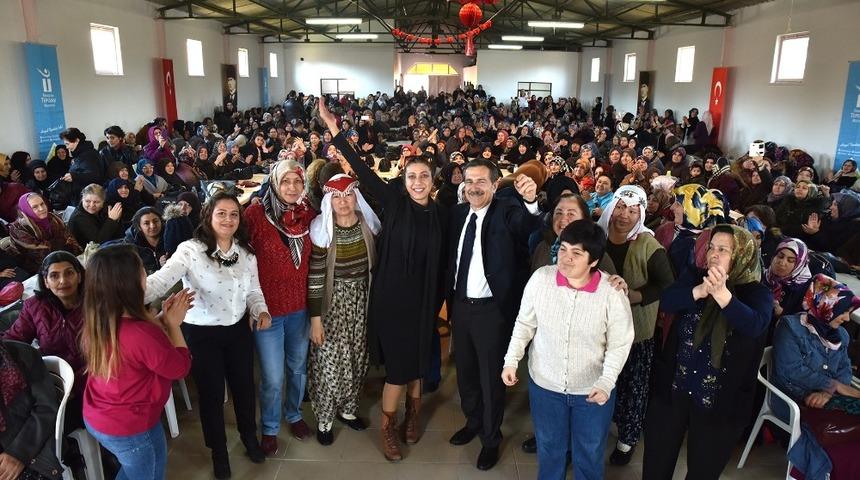 Başkan Ata&ccedil; kırsalda 3 bin kadın ile buluştu