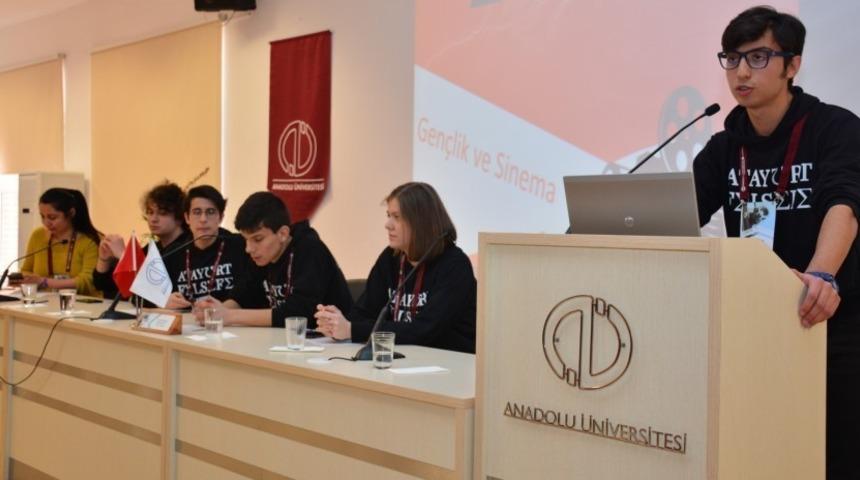Lise &ouml;ğrencileri &lsquo;Sinema ve Gen&ccedil;lik Paneli&rsquo;nde konuştu