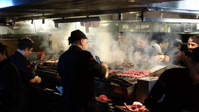 Ünlü et lokantasından kadınlar gününde ücretsiz yemek