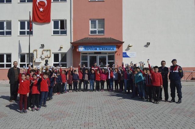 Jandarma’dan öğrencilere trafik eğitimi