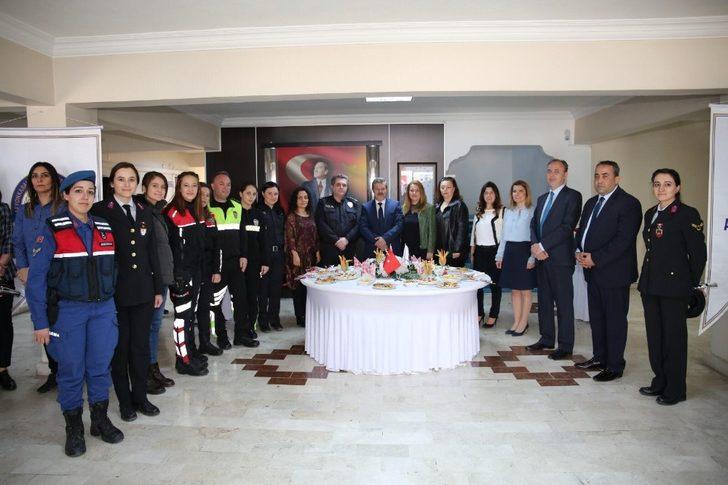 Emniyet Müdürü Yıldız kadın personelin Dünya Kadınlar Günü’nü kutladı G5