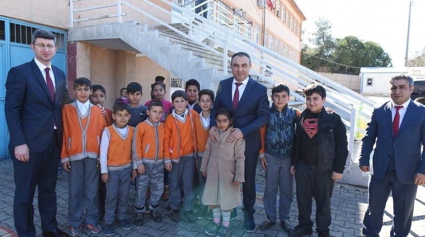 Vali Soyt&uuml;rk &ouml;ğretmenlerle bir araya geldi