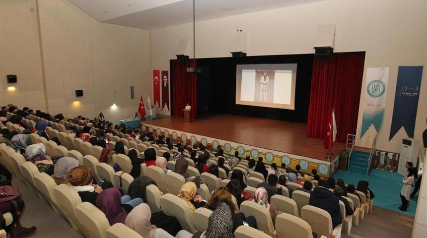 BE&Uuml;&rsquo;de 8 Mart D&uuml;nya Kadınlar G&uuml;n&uuml; etkinliği