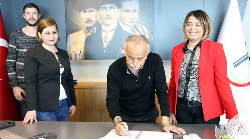 Bayraklı Belediyesi'nde en düşük işçinin maaşı yaklaşık 3 bin 500 lira oldu