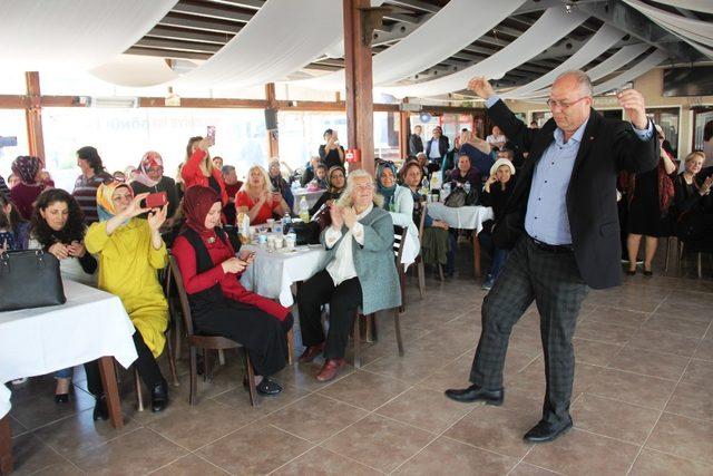 Dr. Tahir Ateş: “Kadınlar demokrasimiz için olmazsa olmazımızdır”