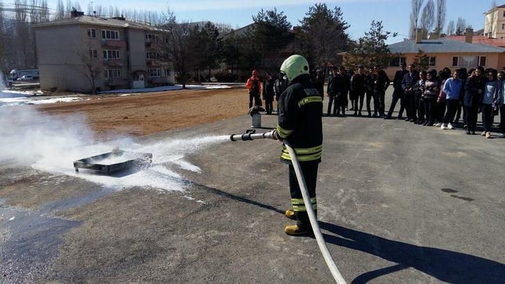 Bayburt Belediyesi İtfaiyesinden okullarda yangın tatbikatı G2