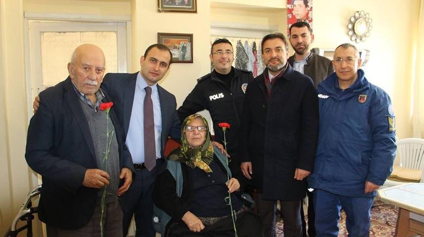 Protokolden şehit annesine ziyaret