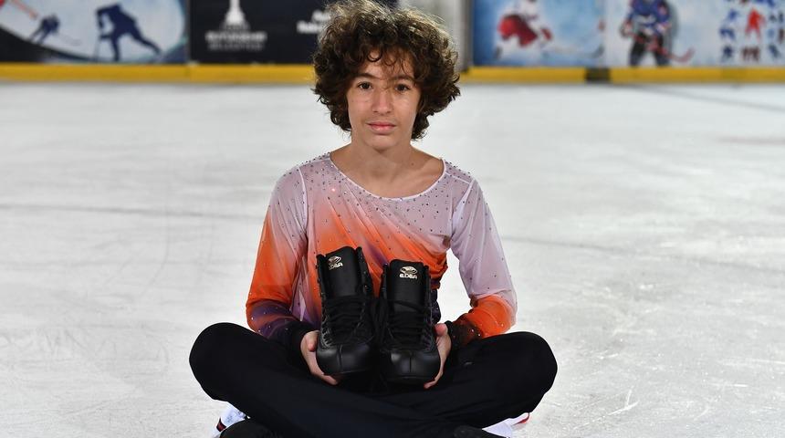 Buz pateninin yükselen yıldızı Efe Çetiz Sofya'da dünya rekoru kırdı