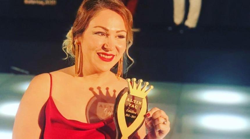 Esin G&ouml;kden, En İyi &Ccedil;ıkış Yapan Estetik Ko&ccedil;u se&ccedil;ildi