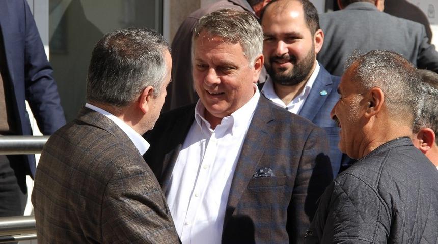 Bahtiyar belediye personellerine işsiz kalmayacakları s&ouml;z&uuml;n&uuml; verdi