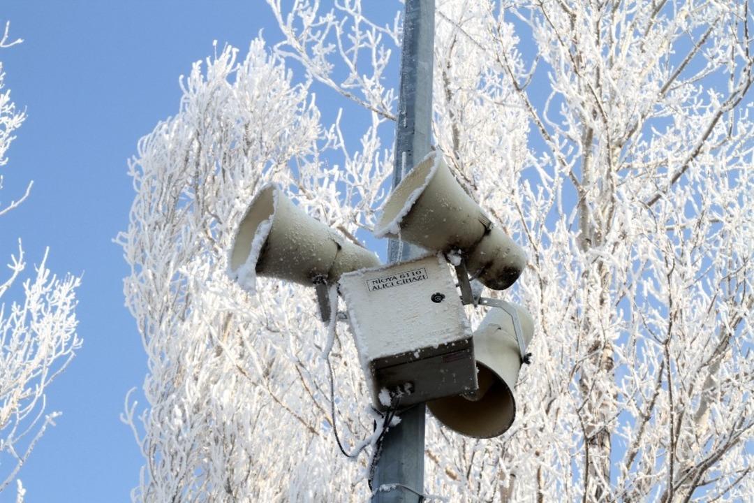 G&ouml;le donuyor, eksi 22 derece