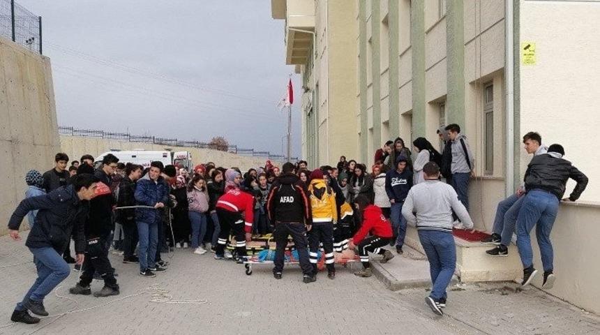 AFAD M&uuml;d&uuml;rl&uuml;ğ&uuml;&rsquo;nden deprem tatbikatı