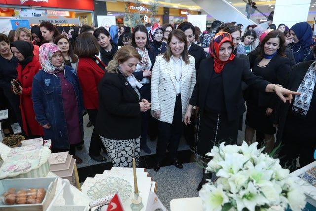 8 Mart Dünya Kadınlar Günü’nde el emeği göz nuru eserler beğeniye sunuldu