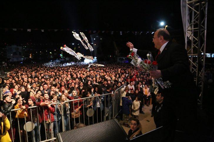 Hande Yener Efeler’i coşturdu G4