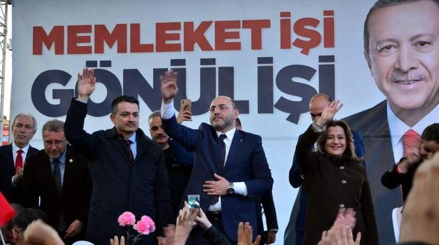 Bakan Bekir Pakdemirli&rsquo;den K&uuml;tahyalı pancar &uuml;reticisine kota m&uuml;jdesi