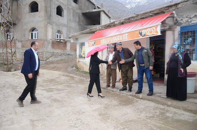 Şırnak'ta kadın muhtar adayı, 3 erkekle yarışıyor