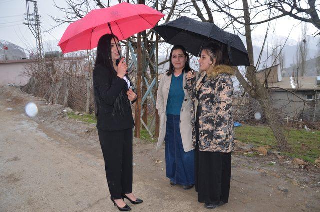 Şırnak'ta kadın muhtar adayı, 3 erkekle yarışıyor