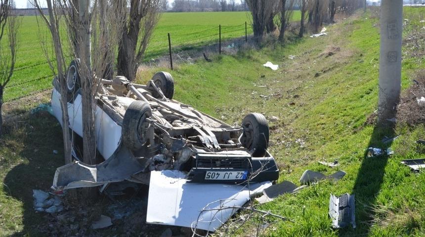 Takla atan otomobilin s&uuml;r&uuml;c&uuml;s&uuml; yaralandı