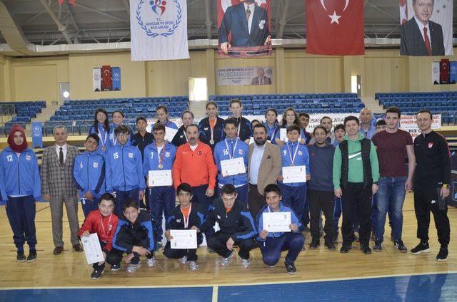 Özel Sporcular Masa Tenisi Kız-Erkek İl Birinciliği müsabakaları sona erdi