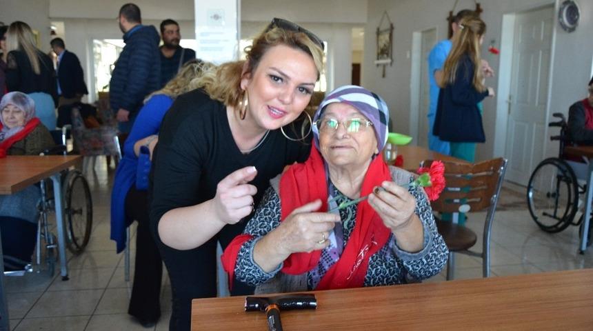 Biga ADD huzurevi sakinlerini ziyaret etti