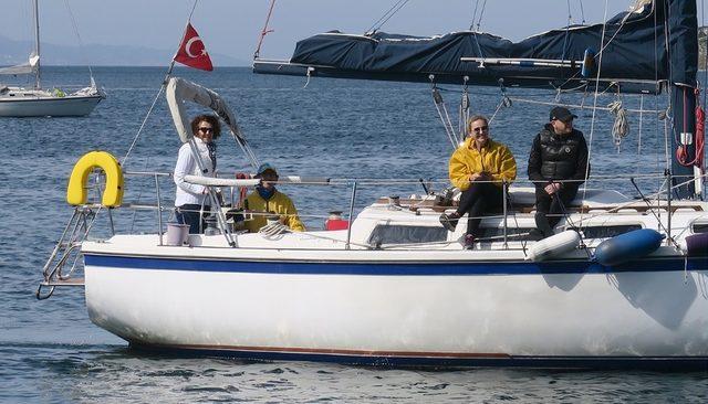 35 kadın yelkenci dümene geçti