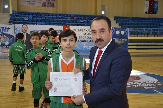 Basketbol Yıldızlar Kız-Erkek Grup Müsabakaları sona erdi